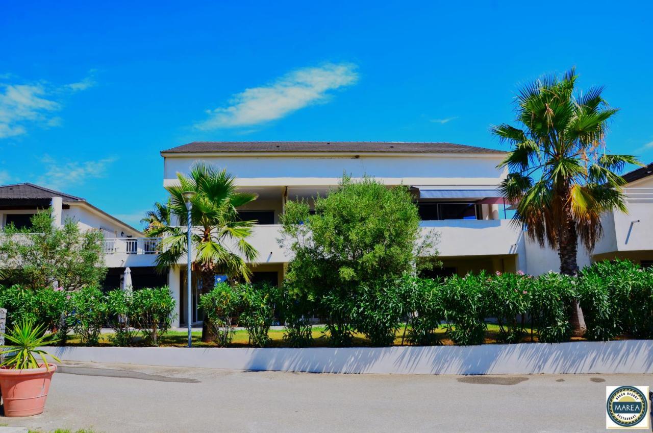 Residence Marea Resort Санта-Лучія-ді-Моріані Екстер'єр фото